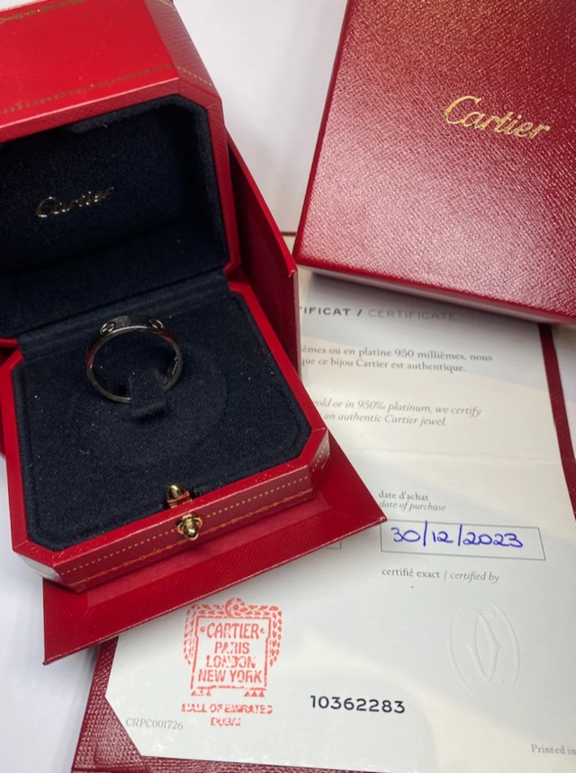 Bague Cartier Love dans son ecrin avec certificat